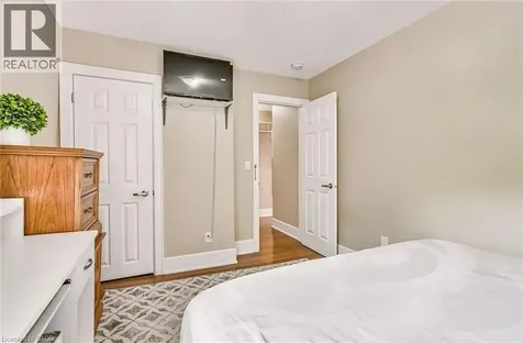 25 Mountwood Avenue Hamilton ON L8N 2G8