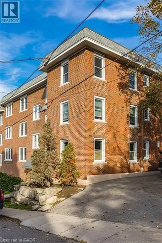 25 Mountwood Avenue Hamilton ON L8N 2G8