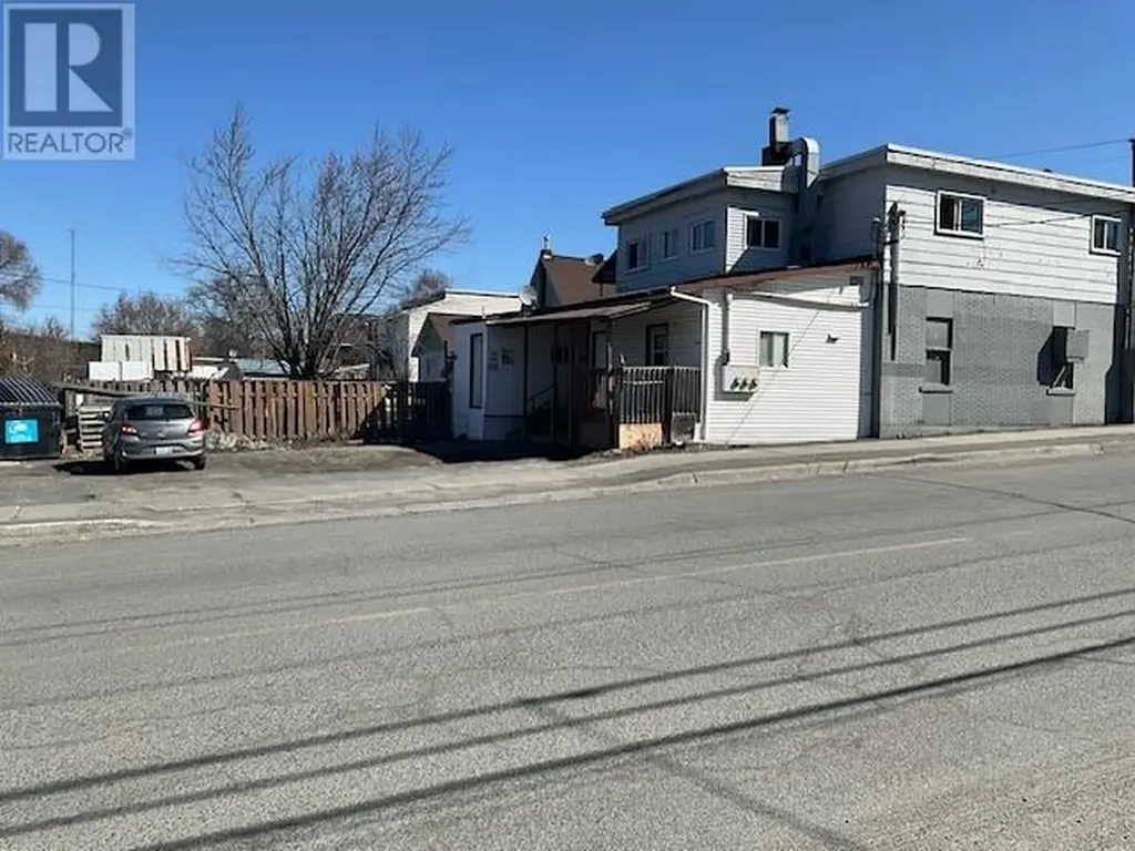 319 Montague Avenue Sudbury ON P3C 4G4