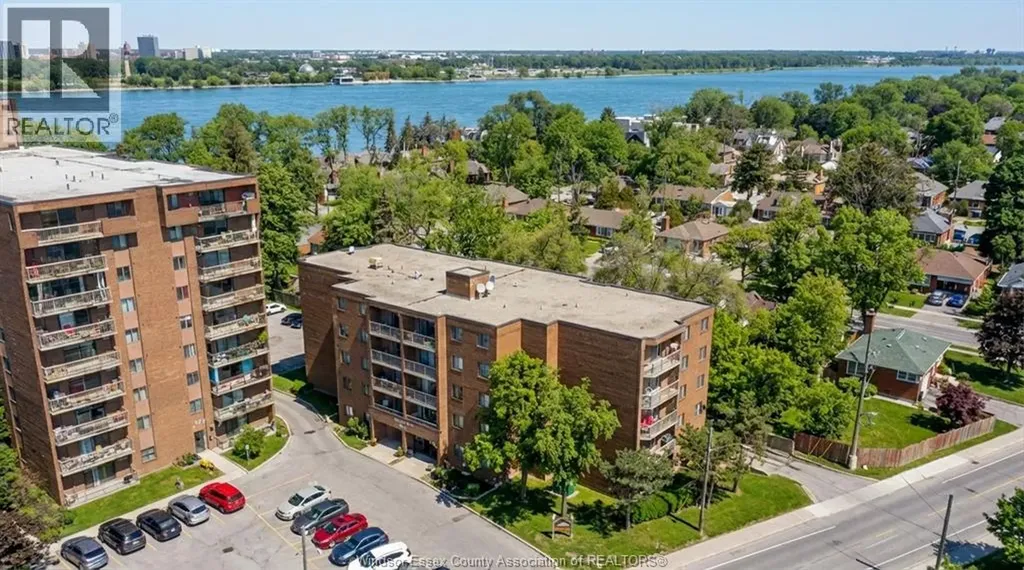 3950 Wyandotte Street Windsor ON N8Y 1G5