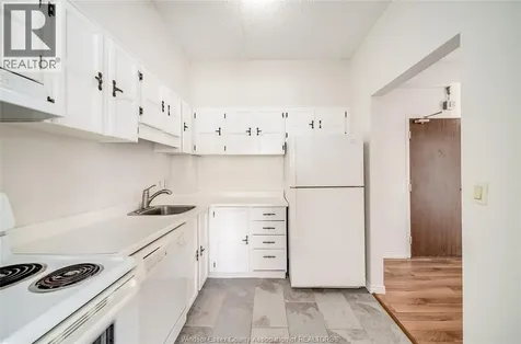 3950 Wyandotte Street Windsor ON N8Y 1G5
