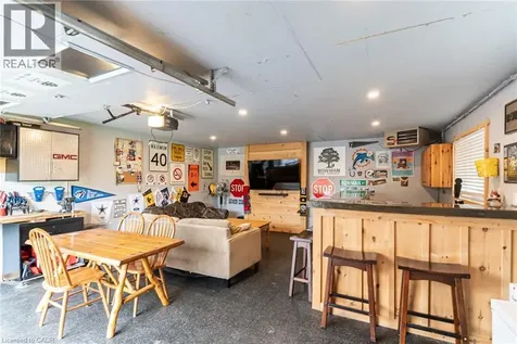 185 Deschene Avenue Hamilton ON L9A 3K3