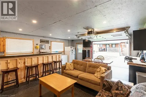 185 Deschene Avenue Hamilton ON L9A 3K3