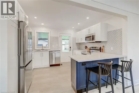 185 Deschene Avenue Hamilton ON L9A 3K3