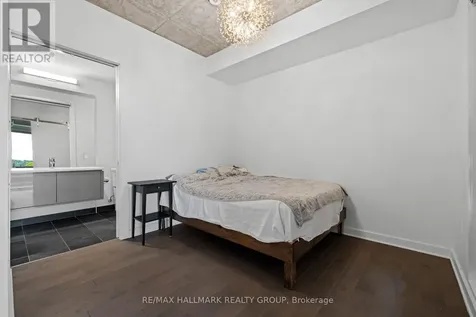 135 Barrette Street Ottawa ON K1L 7Z9