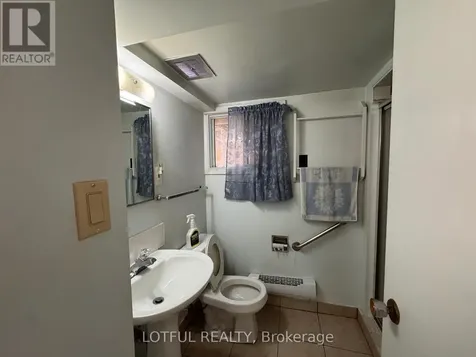 30 Foster Street Ottawa ON K1Y 3J4