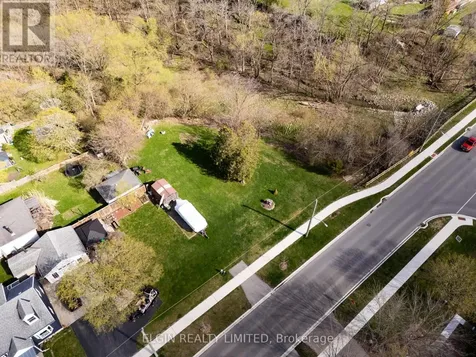 36 Third Avenue St. Thomas ON N5R 4K1