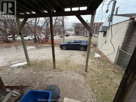 25 Giles Boulevard Windsor ON N9A 4B6