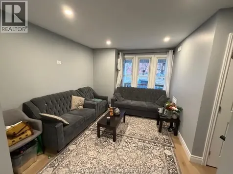 25 Giles Boulevard Windsor ON N9A 4B6
