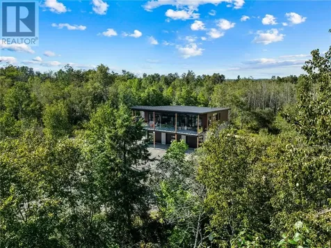 1836 Yorkshire Drive Val Caron ON P3N 1R9