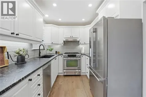 663 Mullin Way Burlington ON L7L 4J6