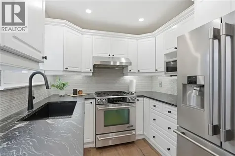 663 Mullin Way Burlington ON L7L 4J6