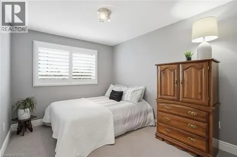 663 Mullin Way Burlington ON L7L 4J6