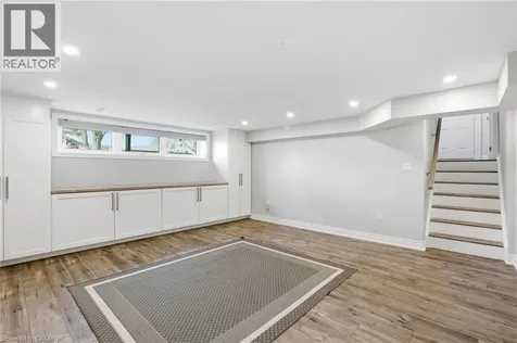 663 Mullin Way Burlington ON L7L 4J6