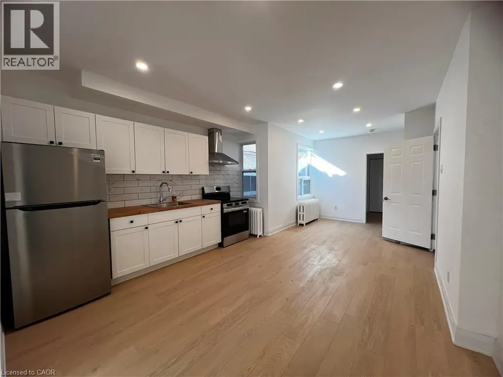 804 St Clair Avenue West Toronto ON M6C 1B6