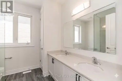 3 Rosanne Circle Wasaga Beach ON L9Z 0N4