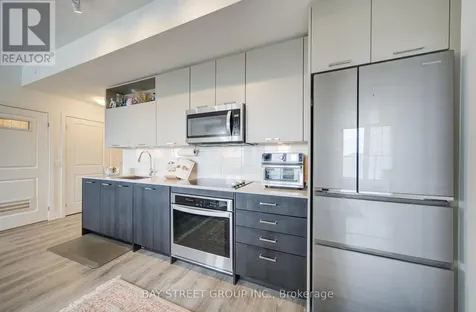120 Eagle Rock Way Vaughan ON L6A 5C2