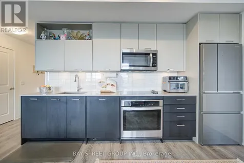 120 Eagle Rock Way Vaughan ON L6A 5C2