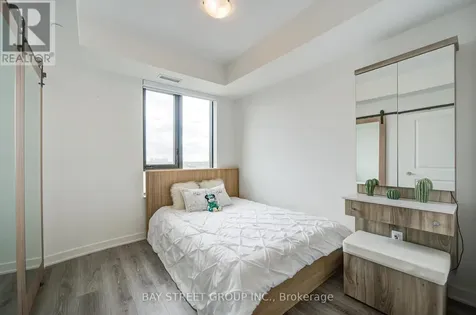 120 Eagle Rock Way Vaughan ON L6A 5C2