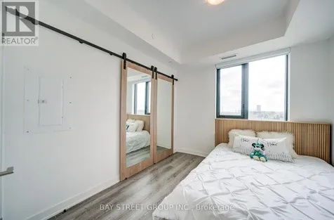 120 Eagle Rock Way Vaughan ON L6A 5C2