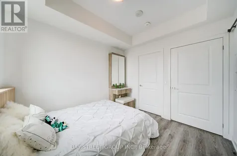 120 Eagle Rock Way Vaughan ON L6A 5C2