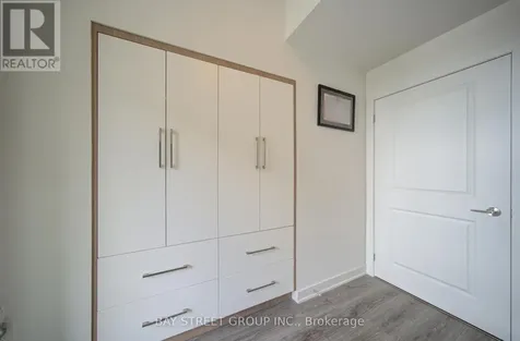 120 Eagle Rock Way Vaughan ON L6A 5C2