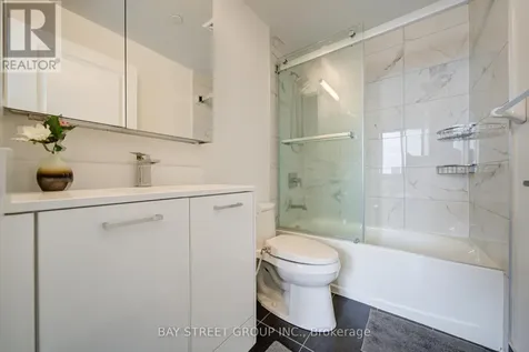 120 Eagle Rock Way Vaughan ON L6A 5C2