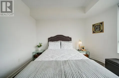 120 Eagle Rock Way Vaughan ON L6A 5C2