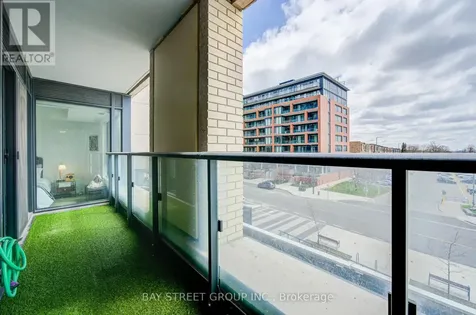 120 Eagle Rock Way Vaughan ON L6A 5C2