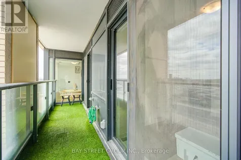 120 Eagle Rock Way Vaughan ON L6A 5C2