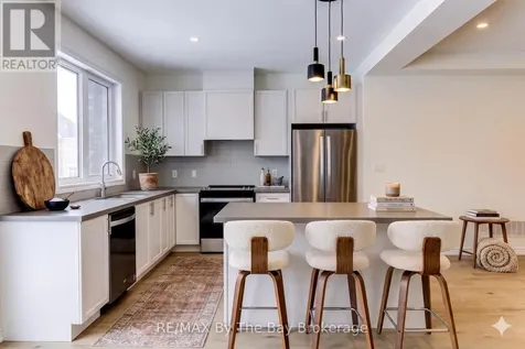 15 Sun Valley Avenue Wasaga Beach ON L9Z 0N6