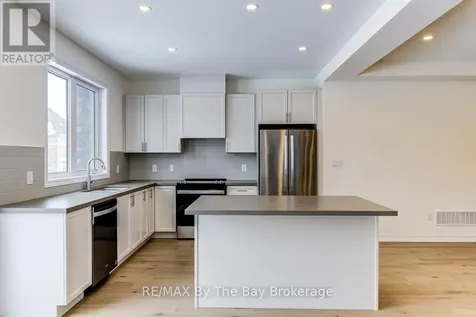 15 Sun Valley Avenue Wasaga Beach ON L9Z 0N6