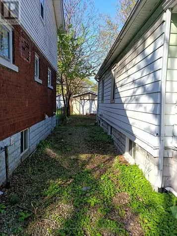 739 Campbell Avenue Windsor ON N9B 2H6