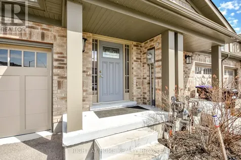 18 Foley Crescent Collingwood ON L9Y 3B7