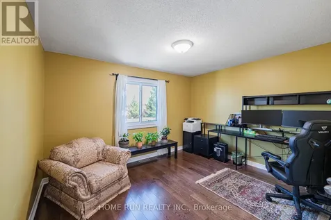 5 Thunderbird Crescent Ottawa ON K2M 2H4