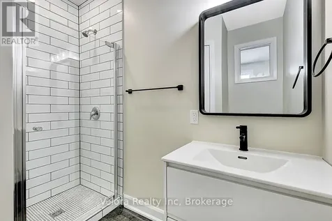 301 Zephyr Avenue Ottawa ON K2B 5Z7