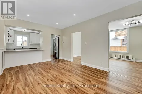 301 Zephyr Avenue Ottawa ON K2B 5Z7