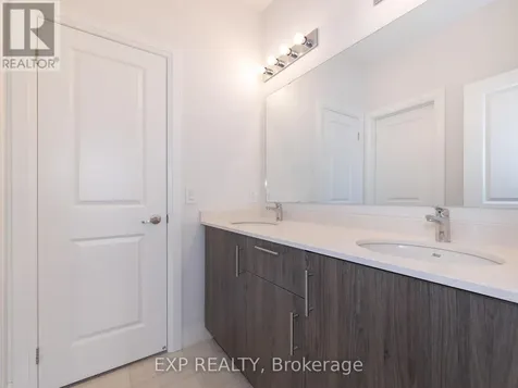14 Longworth Avenue Richmond Hill ON L4E 1J1