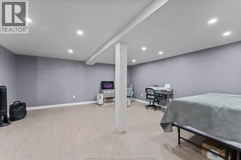 1858 Eastgate Estates Windsor ON N8T 2T2