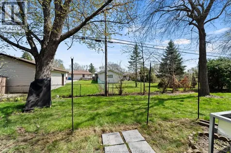 1858 Eastgate Estates Windsor ON N8T 2T2