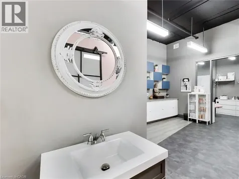 5045 Mainway Boulevard Burlington ON L7L 5Z1