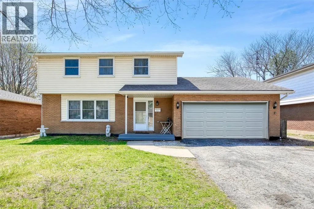325 Mccurdy Amherstburg ON N9V 3B8