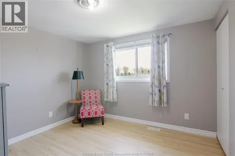 325 Mccurdy Amherstburg ON N9V 3B8