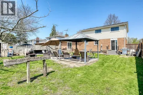 325 Mccurdy Amherstburg ON N9V 3B8