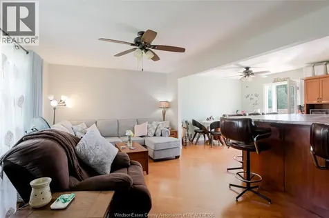325 Mccurdy Amherstburg ON N9V 3B8