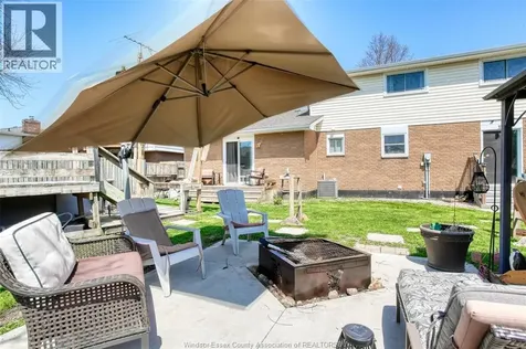 325 Mccurdy Amherstburg ON N9V 3B8
