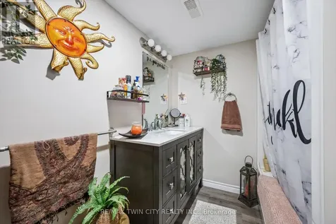 27 Vicmount Drive Kitchener ON N2M 2A2