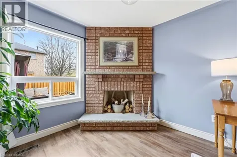 31 Wakefield Lane Waterdown ON L8B 0M7