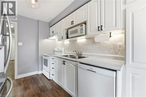 31 Wakefield Lane Waterdown ON L8B 0M7
