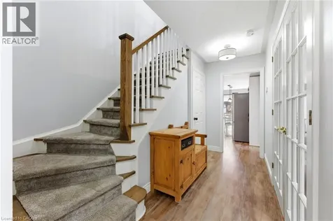 31 Wakefield Lane Waterdown ON L8B 0M7